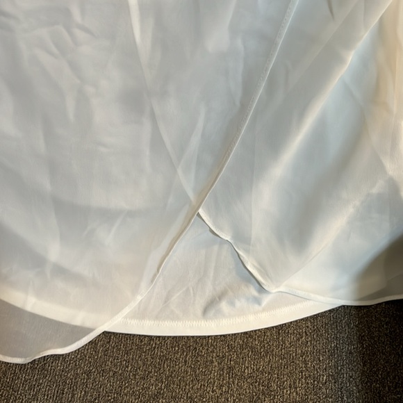White House Black Market…NWT woman’s blouse size Medium chiffon office dinner - Picture 3 of 5